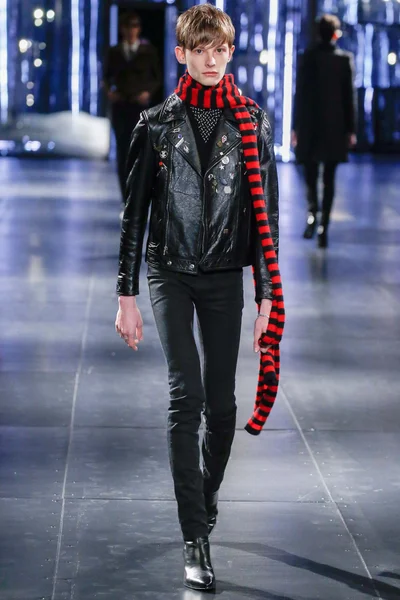 Look 43